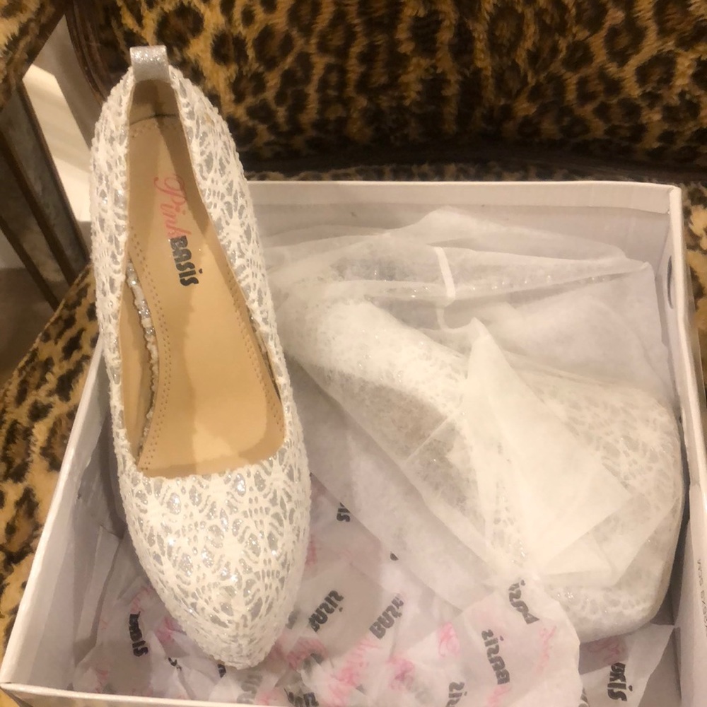 Heels with platform